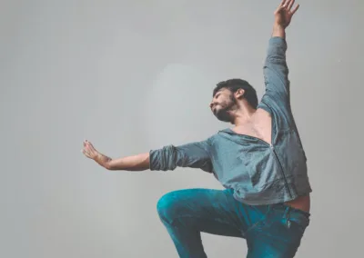 The Somatic Experience of White Privilege: A Dance/Movement Therapy Approach to Racialized Interactions